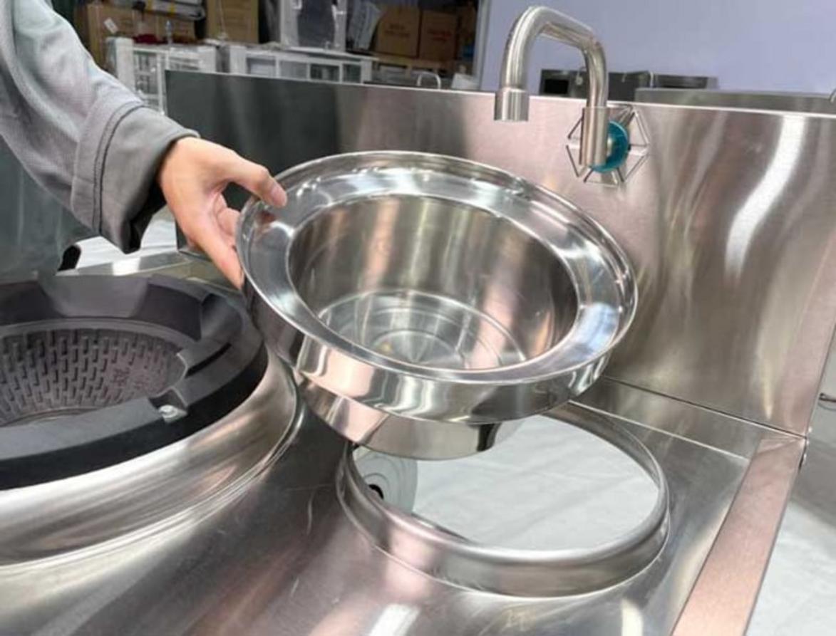 Vệ sinh sâu lưới lọc mỡ và kiểm tra an toàn căn bản.