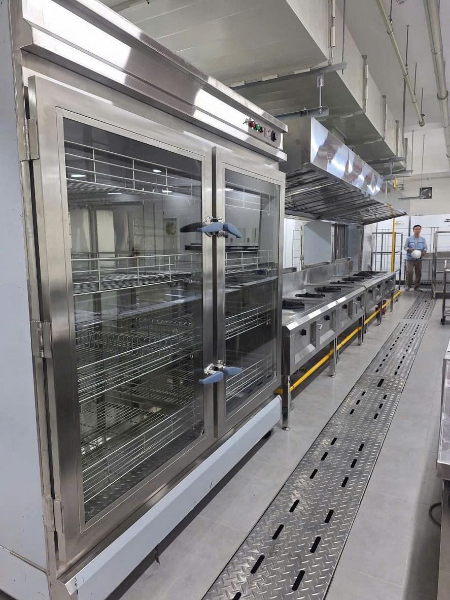 Line nấu tích hợp chụp hút tiêu chuẩn.