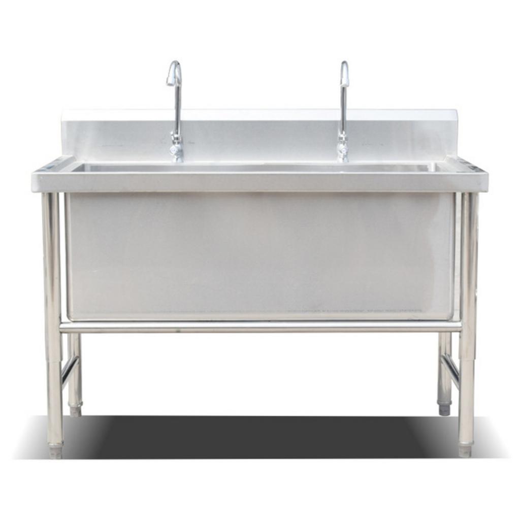 Hệ thống chậu rửa modular cho bếp công nghiệp lớn.