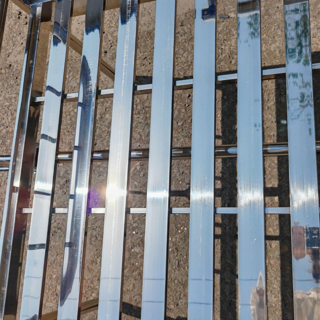 Sơ đồ cấu trúc khung giường inox với kích thước thanh khung 30×60 mm và chi tiết các thành phần.