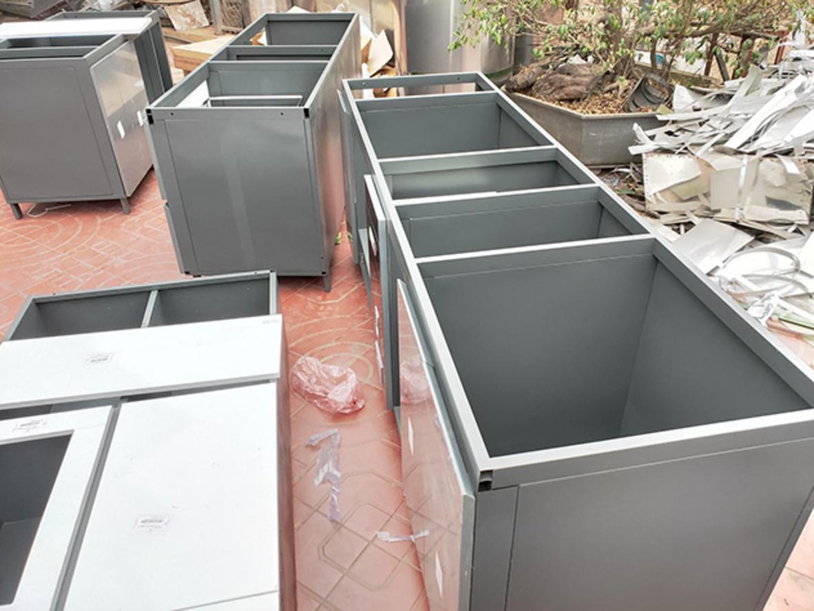 Bộ sưu tập tủ bếp inox 304 theo xu hướng 2025: trắng – xám – xanh.