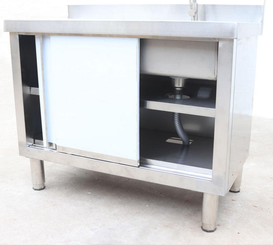 Quy trình cắt CNC và mối hàn TIG với khí Argon đảm bảo độ bền và thẩm mỹ.