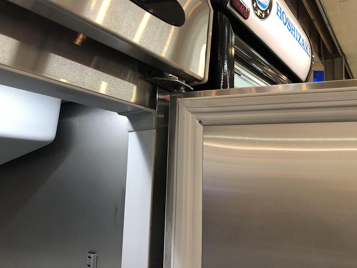 Dung tích 800L và vỏ inox