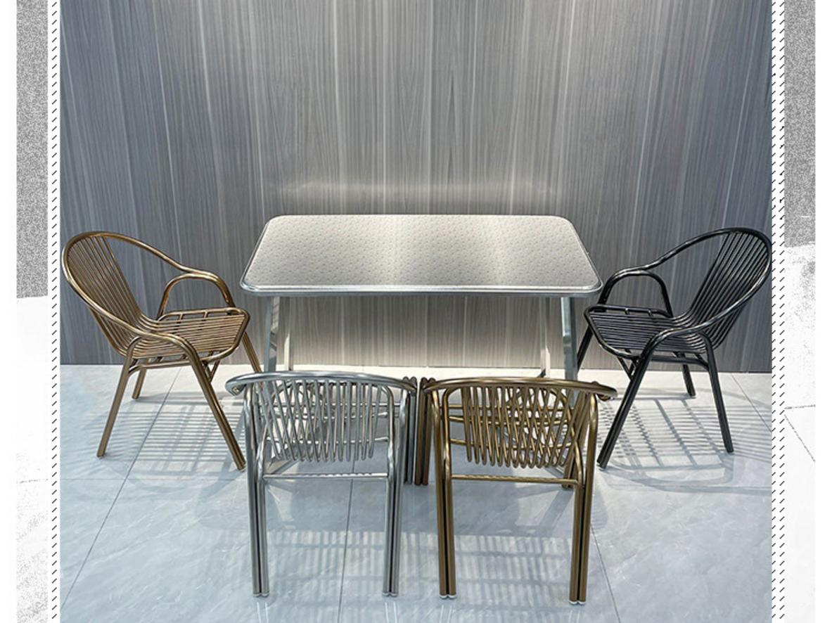 Bàn ghế inox được ứng dụng rộng rãi từ bếp ăn công nghiệp đến phòng ăn bệnh viện.