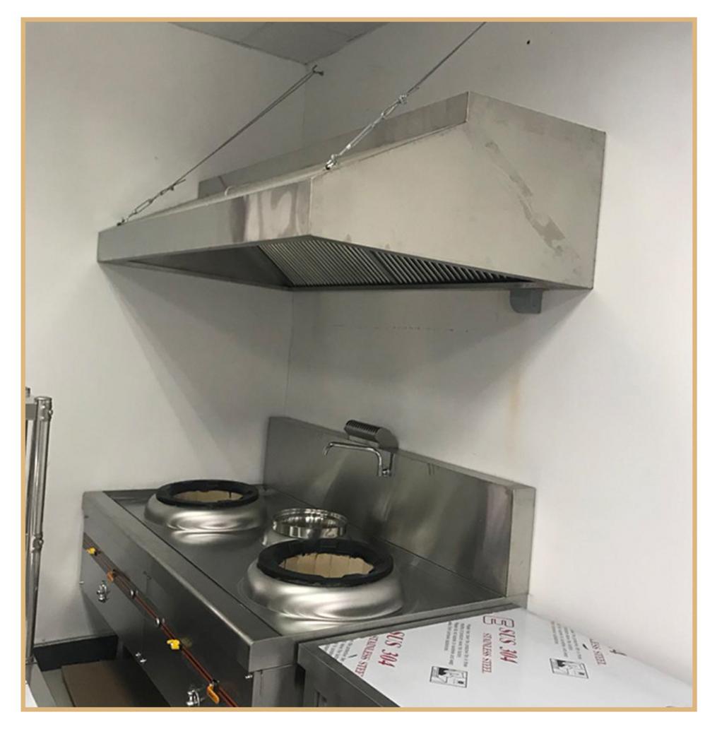 Xưởng gia công inox hiện đại của Cơ Khí Đại Việt với máy móc chuyên dụng.