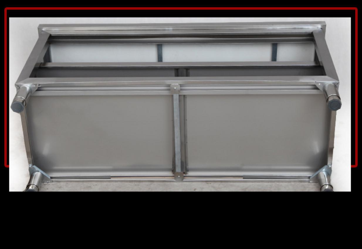 Cánh kính cường lực 5mm với tay nắm inox.