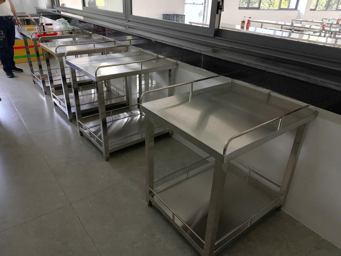 Cấu hình tham khảo cho bếp nhà máy 1000 suất/ca: ưu tiên tách line để tăng thông lượng.