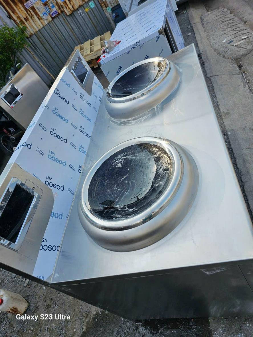 Cấu hình 100 suất/ca ưu tiên gọn, tách khu rửa và khu nấu rõ ràng.