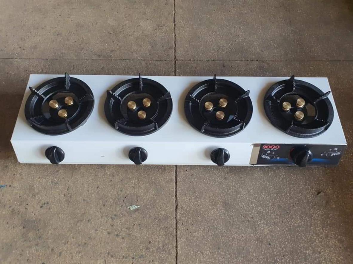 Dấu hiệu lửa không xanh đều và có tiếng bất thường thường liên quan đến áp gas, đầu đốt hoặc mối nối.