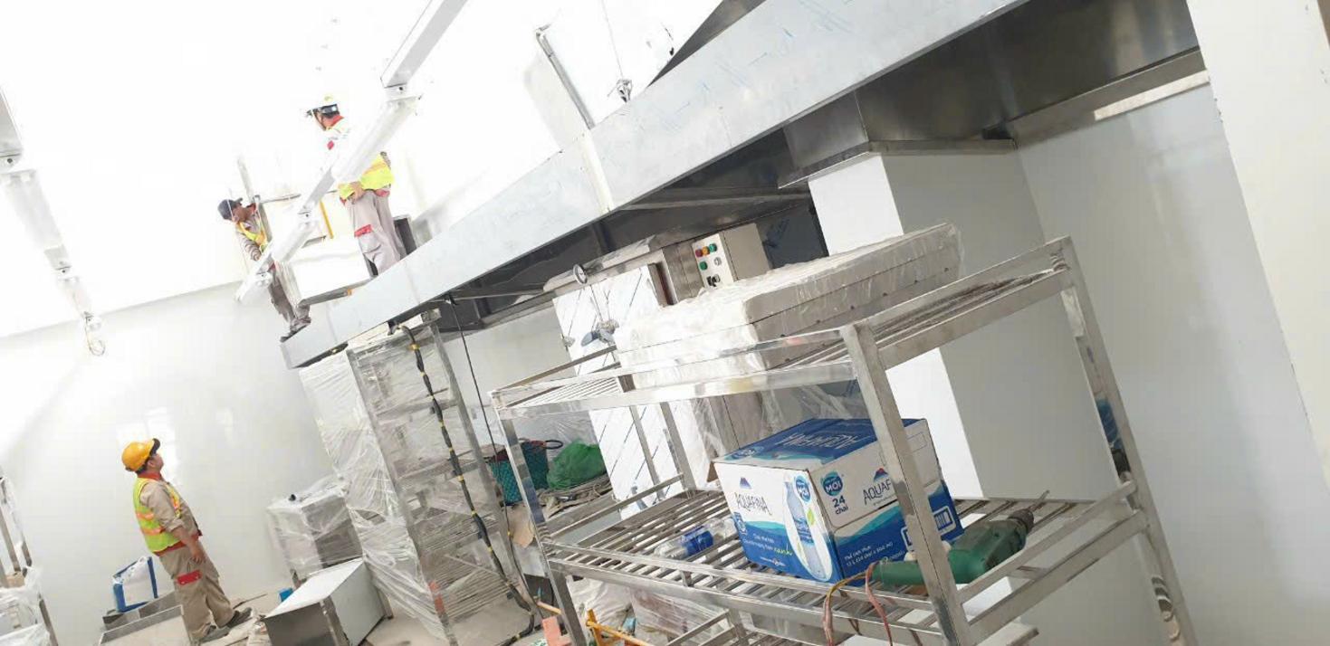 Diện tích bếp căn tin phụ thuộc số suất/ca, thực đơn và số line chia suất.