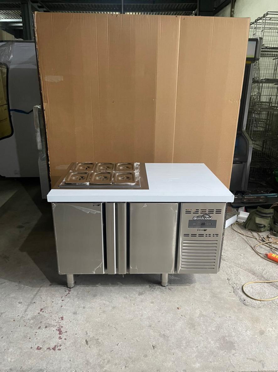 Dung tích 310L phù hợp lưu trữ cho nhà hàng nhỏ đến vừa