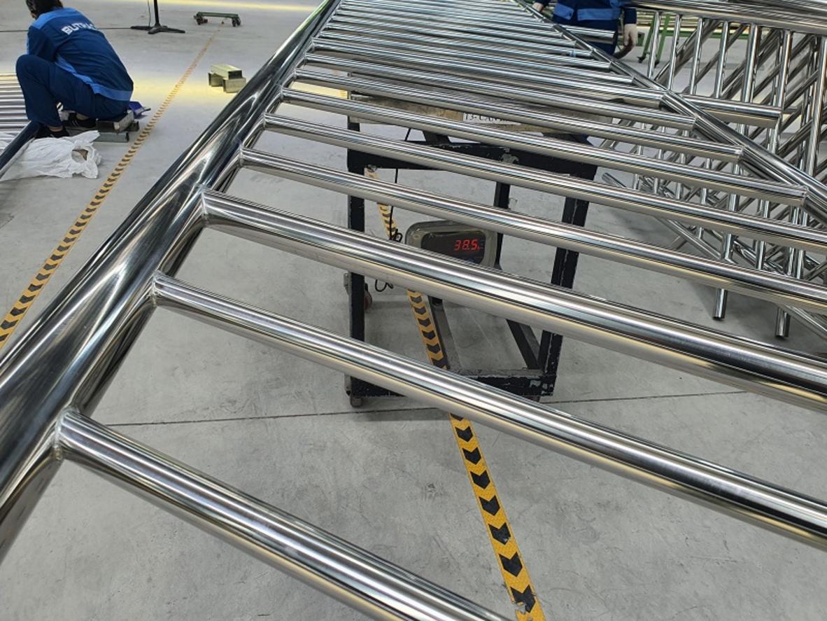 Các hạng mục lan can inox Đại Việt nhận thi công: ban công, cầu thang, sân thượng, hành lang nhà xưởng