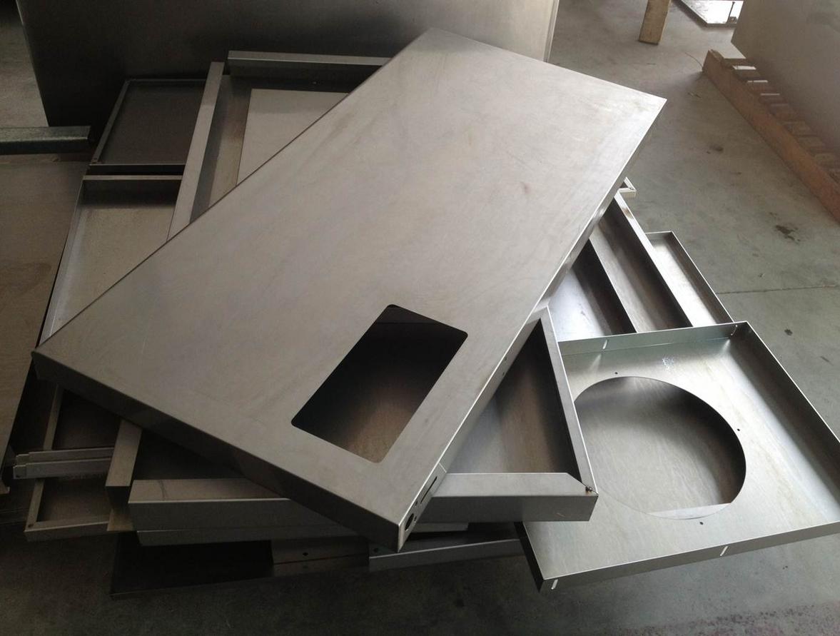 Module bếp công nghiệp inox cần ưu tiên dễ vệ sinh, mối hàn kín và kết cấu chống rung.