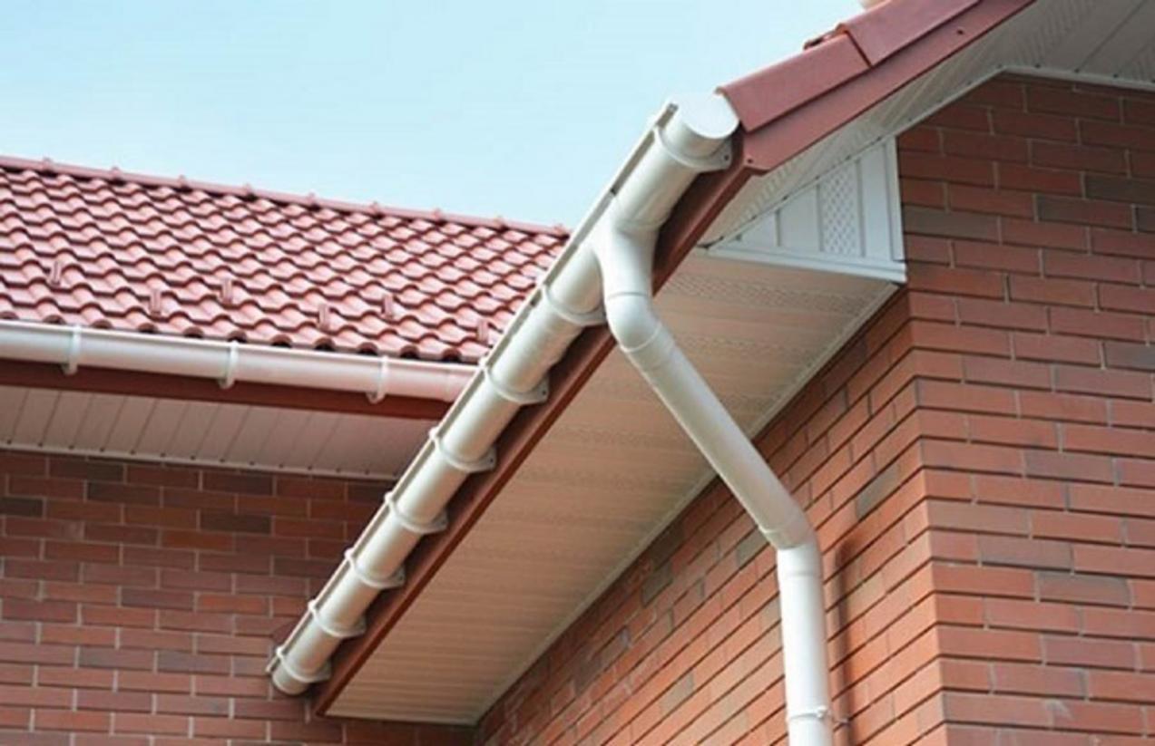 Phễu thu nước (họng thu) và lưới chắn rác giúp thoát nước ổn định, giảm tắc nghẽn.