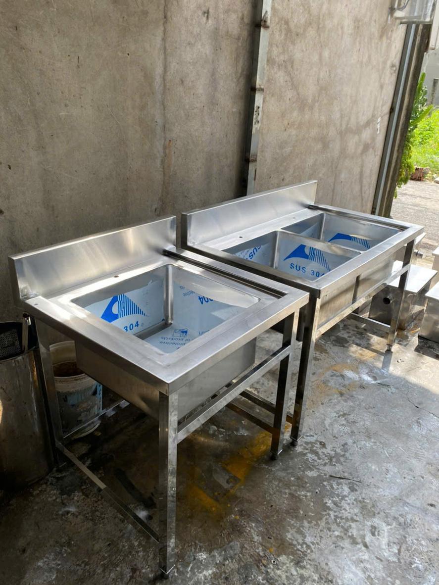 So sánh chi phí và năng lực phục vụ giữa bếp 2 và 3 họng.