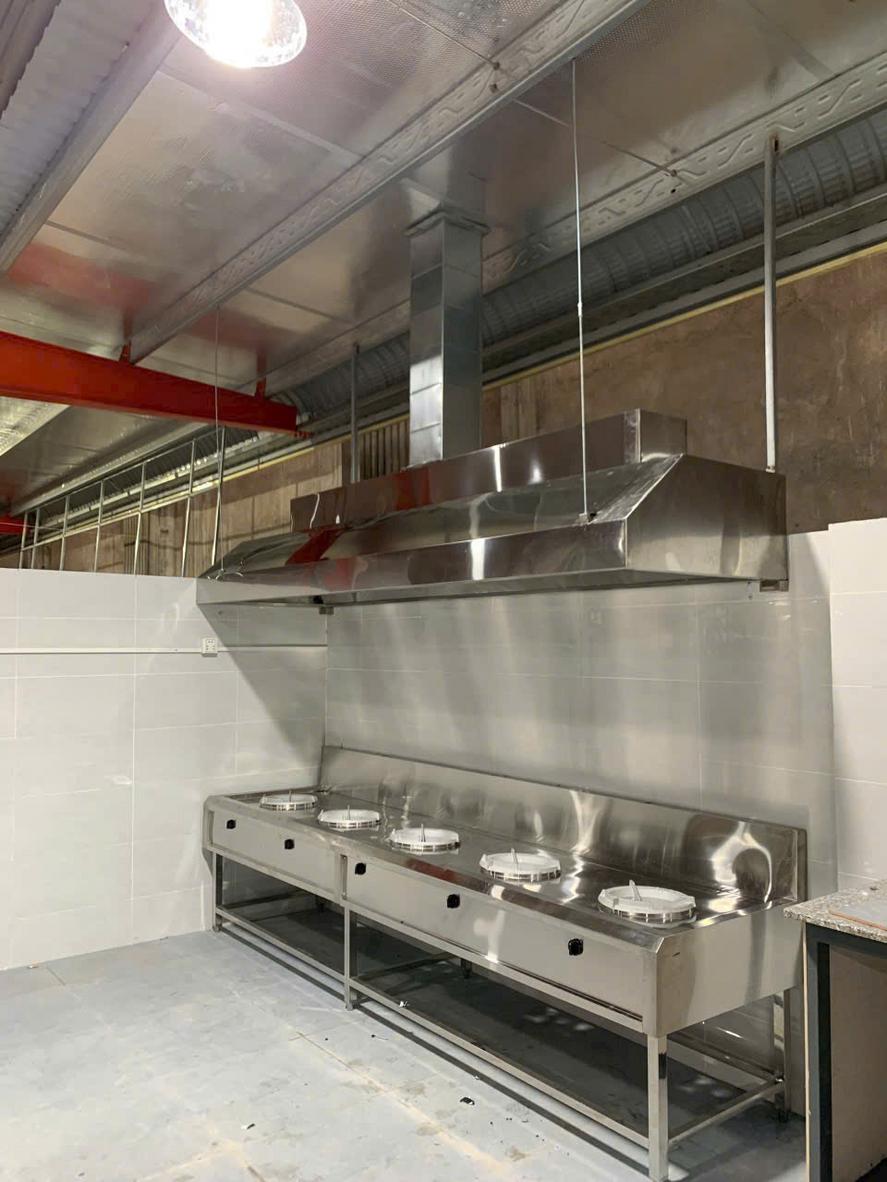 So sánh inox 201/304/316 và khuyến nghị theo từng khu trong bếp nhà máy.