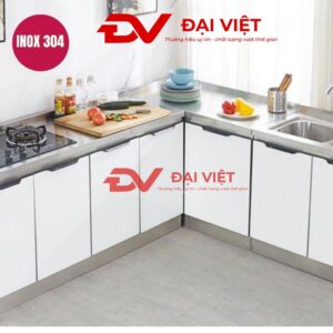 Tủ bếp inox chữ L có chậu rửa và bếp ga âm