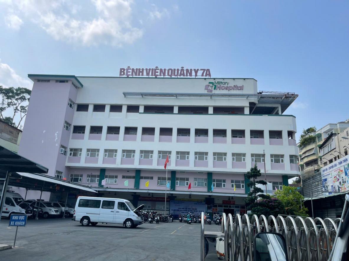 Chi tiết ngăn kéo và bố trí công năng bàn lấy mẫu inox - Dự án Bệnh viện quân y 7a - Cơ Khí Đại Việt