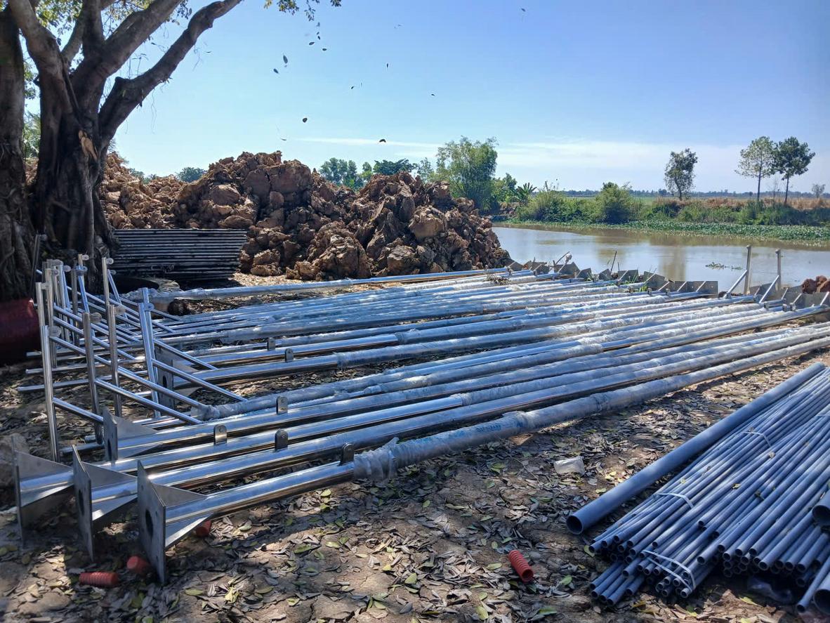 Căn chỉnh độ thẳng đứng cột cờ bằng thiết bị chuyên dụng - Dự án CÔNG TY CỔ PHẦN TẬP ĐOÀN TƯƠNG LAI VIỆT - CHI NHÁNH LÂM ĐỒNG - Cơ Khí Đại Việt