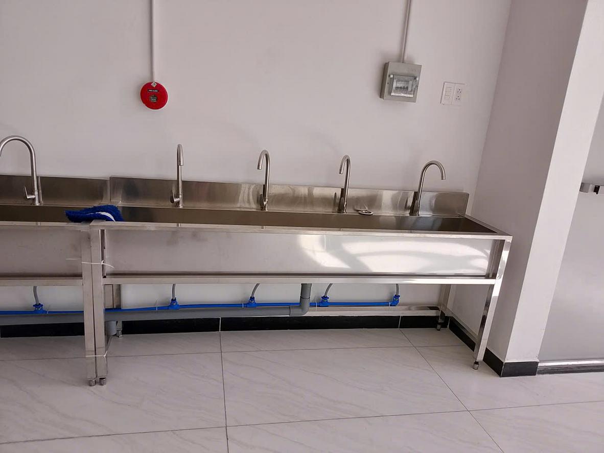 Hệ thống bếp công nghiệp nhà máy do Cơ Khí Đại Việt thiết kế, gia công inox và lắp đặt trọn gói