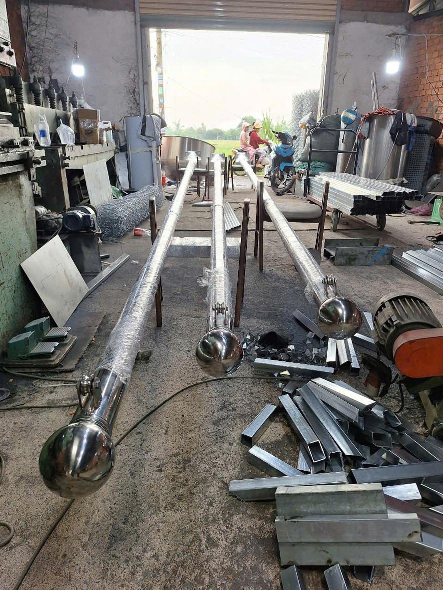 Gia công vỏ tủ điện inox và cấu kiện công nghiệp theo bản vẽ kỹ thuật.