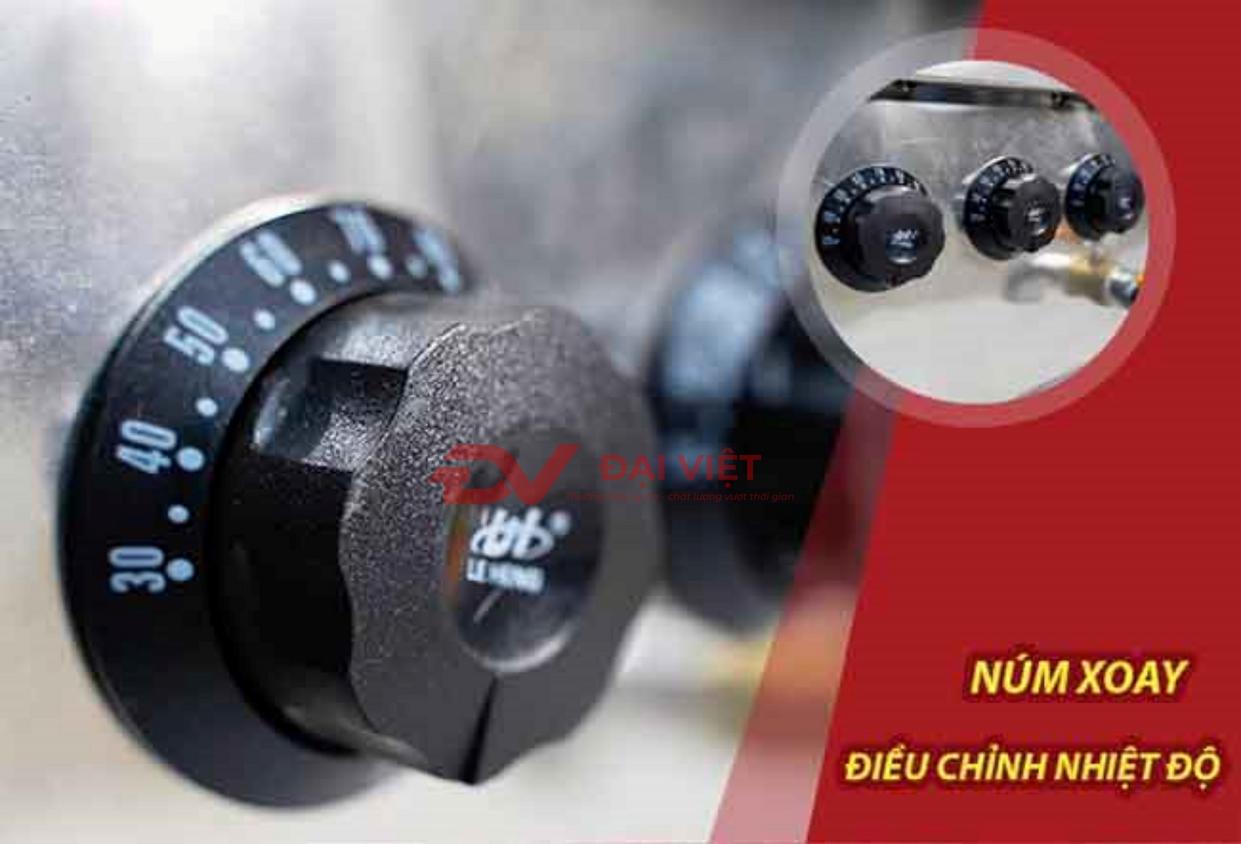 Giỏ xương, vòi xả và bánh xe hỗ trợ vận hành bếp.