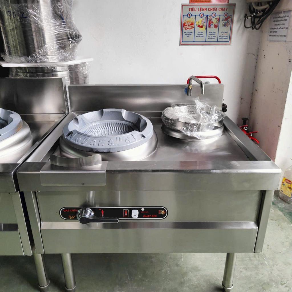 Kết cấu inox 304 được gia công tại xưởng theo kích thước và layout thực tế