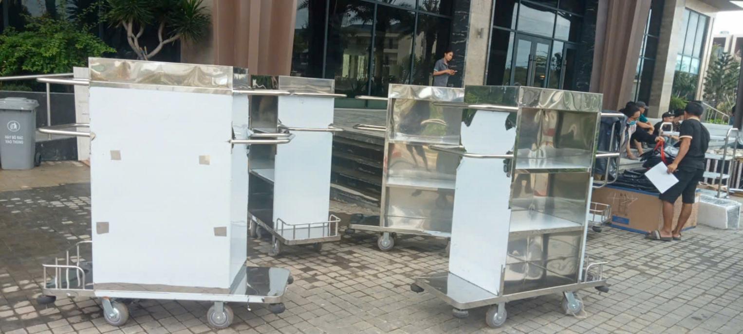 Liên hệ Cơ Khí Đại Việt để đặt gia công xe đẩy inox theo yêu cầu từ 1 chiếc.
