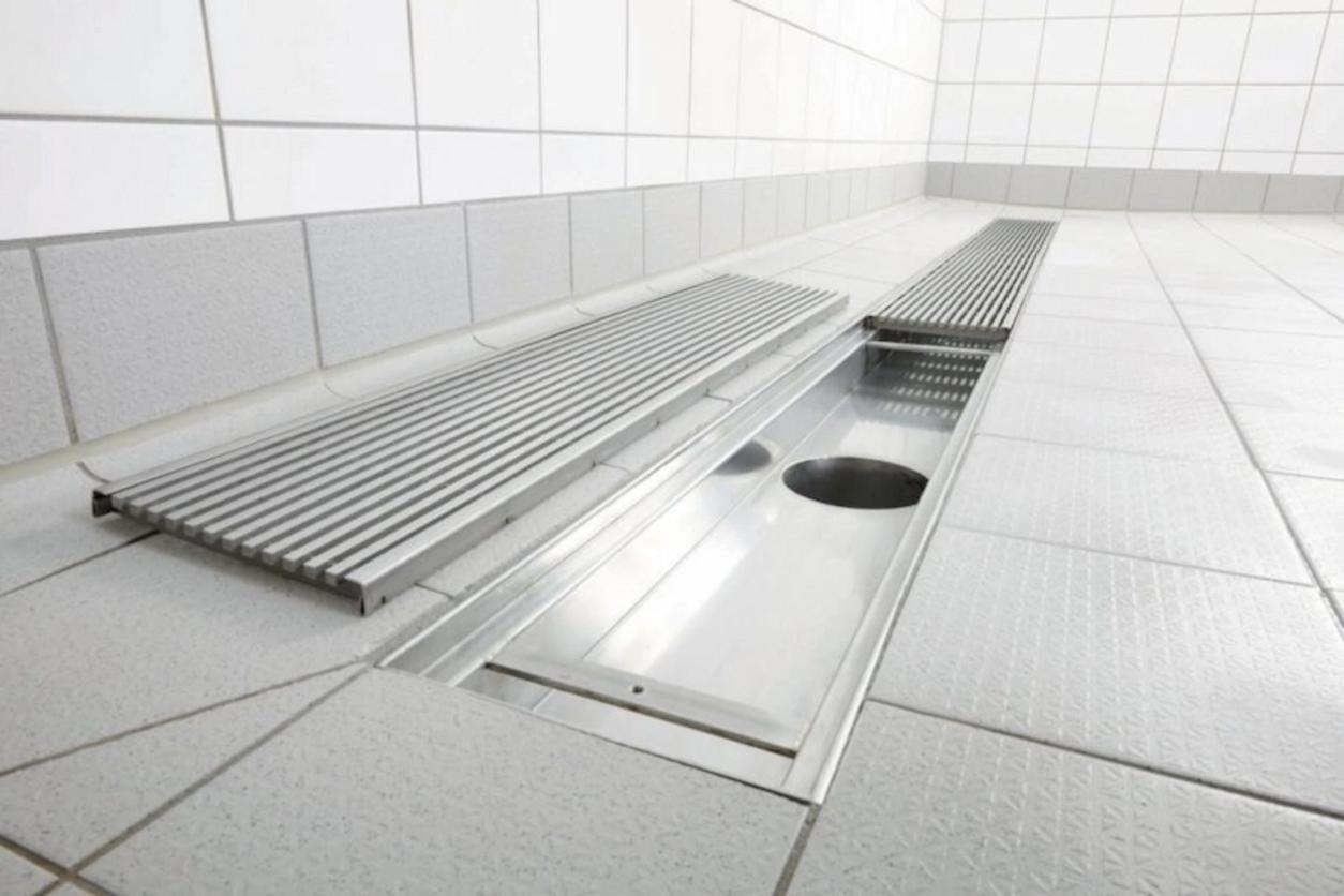 Cận cảnh mương thoát sàn inox 304 100x10x6cm với mối hàn TIG và nắp tháo rời dễ vệ sinh.