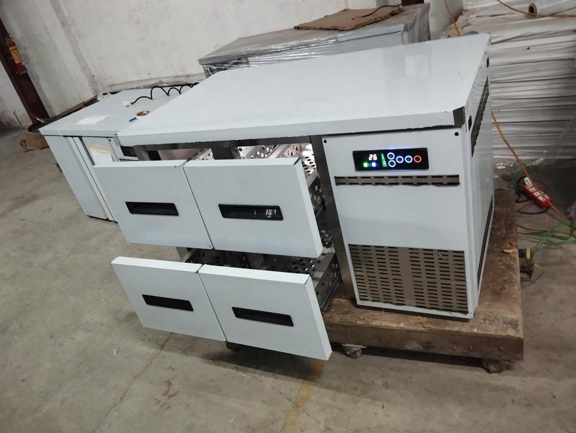 Đội ngũ Đại Việt khảo sát và lắp đặt hệ thống bếp công nghiệp cho nhà máy.