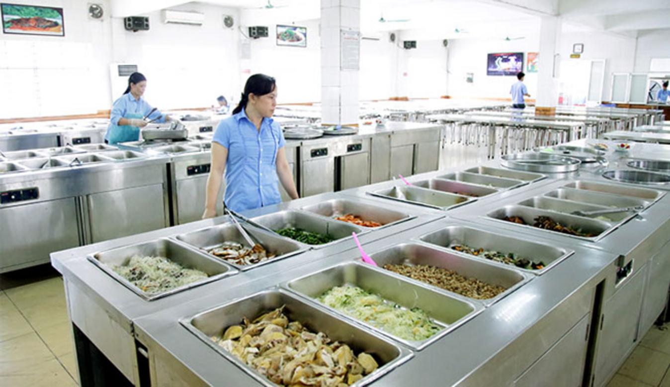 Phù hợp quầy cơm và căn tin, giúp phục vụ nhanh và giữ món hấp dẫn.
