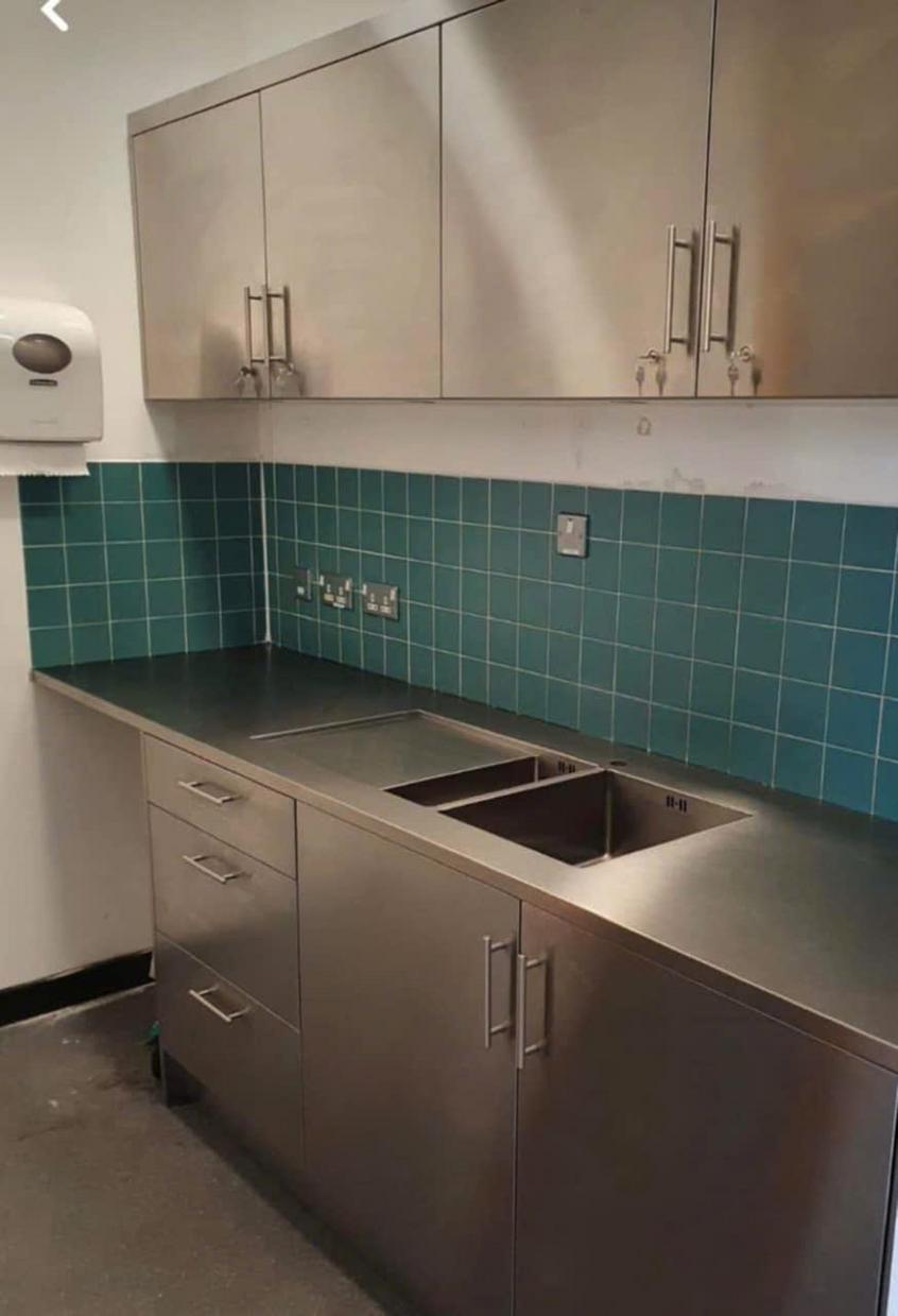 Tủ inox tùy biến theo layout bếp nhà hàng, nhà máy và căn tin.