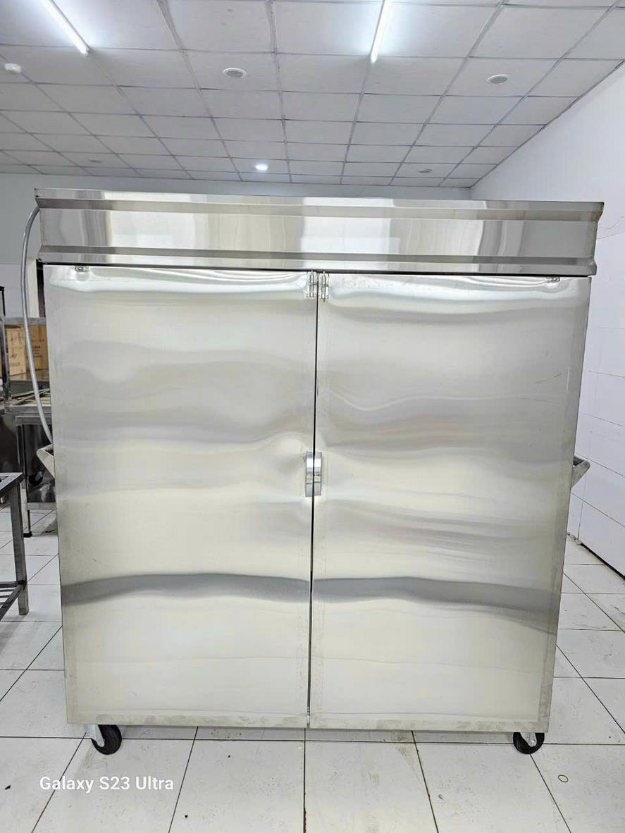 Tủ locker và tủ inox y tế thiết kế theo công năng lưu trữ, vệ sinh và tần suất sử dụng
