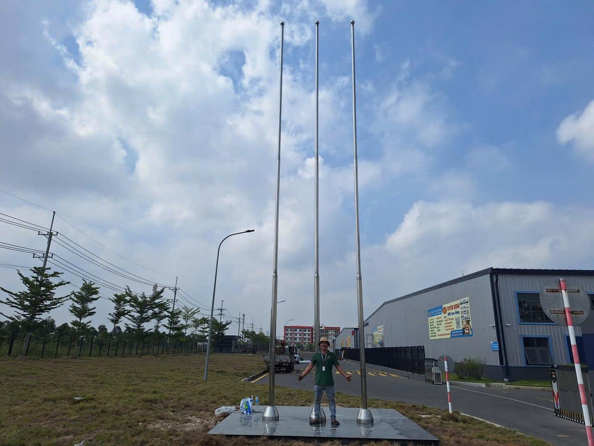 Thi công cột cờ inox ngoài trời tại Đồng Nai - Dự án CÔNG TY TNHH MỘT THÀNH VIÊN NHẬT MINH NGUYỄN - Cơ Khí Đại Việt
