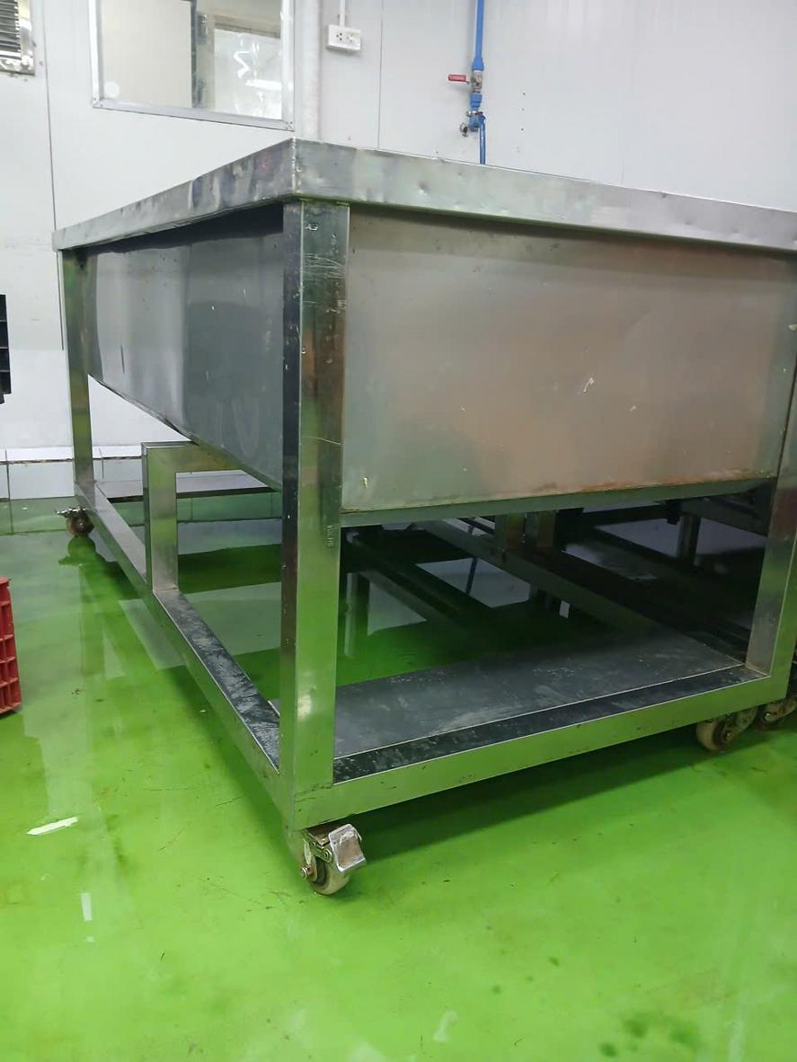 Bộ bàn ăn inox trong dự án thi công bếp công nghiệp STV MACHINE CO.,LTD - Cơ Khí Đại Việt