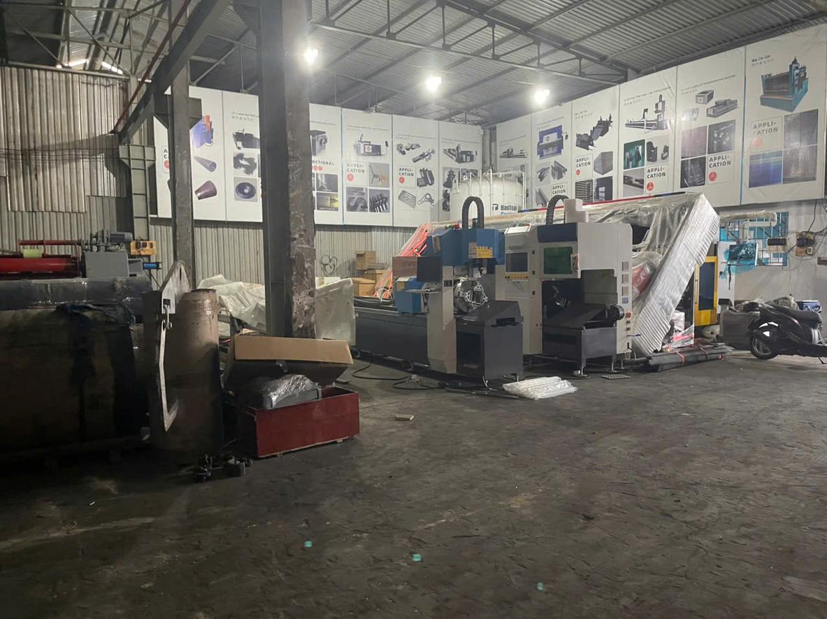Bảng thành phần giúp thấy rõ vì sao 316 chống ăn mòn tốt hơn 304.