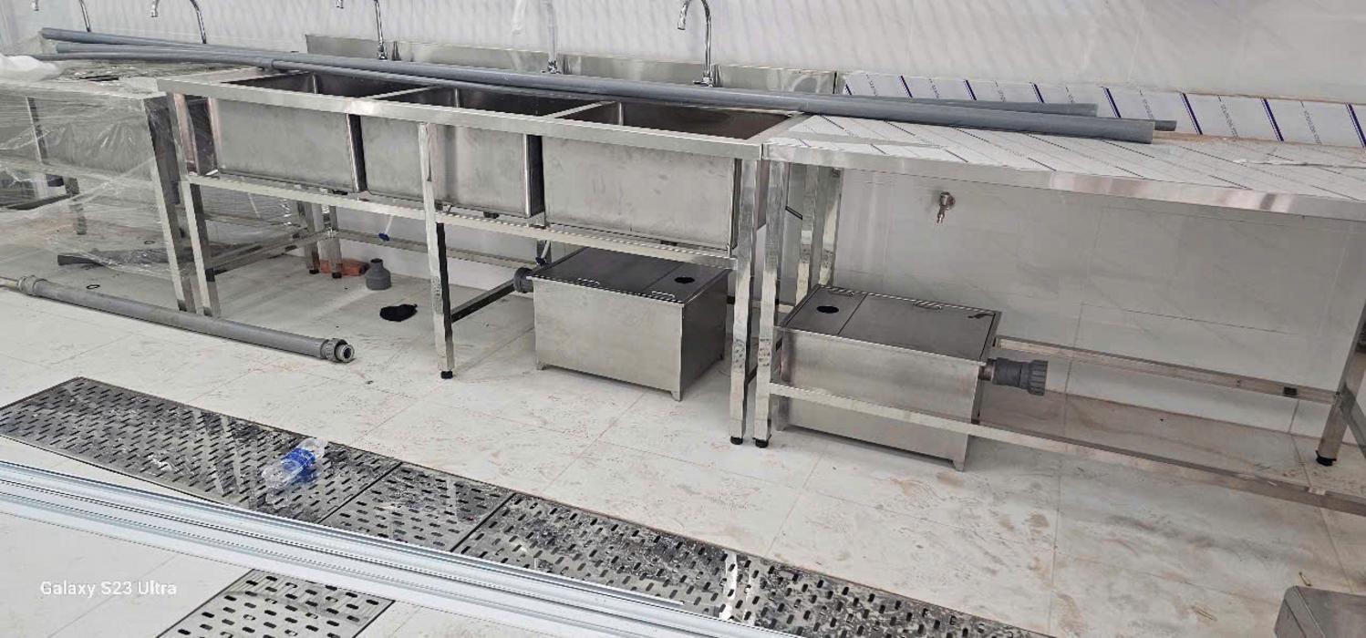 Giá gia công chậu rửa inox được chốt theo cấu hình thực tế thay vì một mức giá cố định.