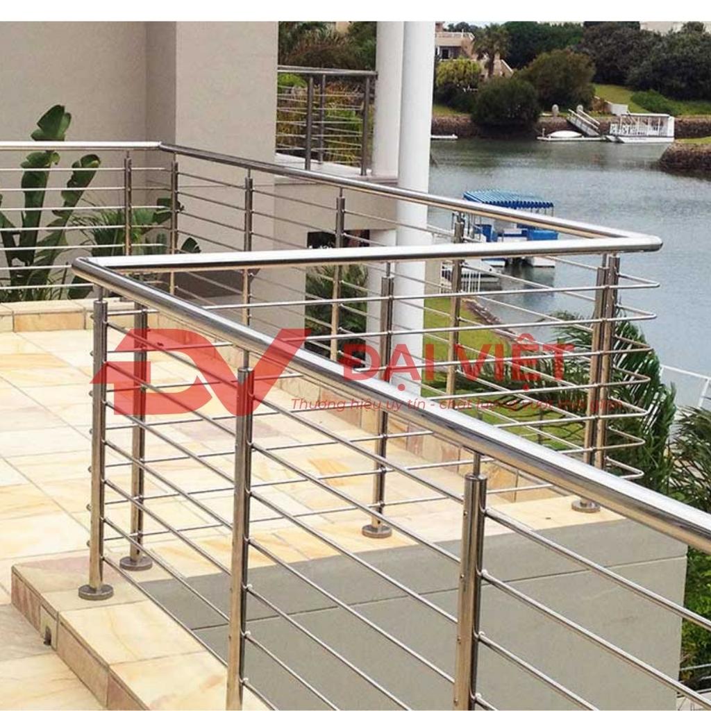 Báo giá lan can inox kính cường lực được tính theo mét dài và cấu hình thực tế.