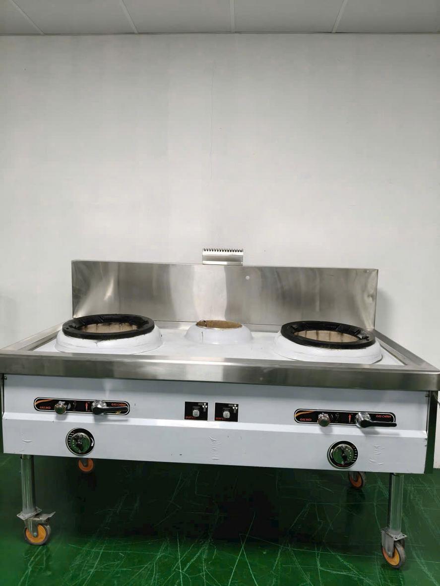 Bếp á công nghiệp vận hành liên tục rất dễ xuống cấp nếu chỉ vệ sinh bề mặt mà bỏ qua họng đốt và hệ thống gas.