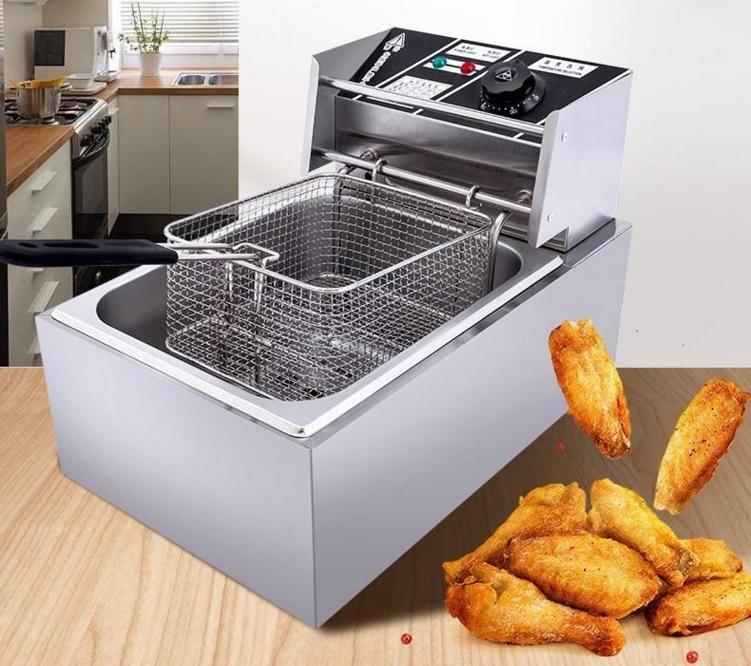 Thân bếp thép không gỉ giúp SDF12 bền sạch và dễ vệ sinh