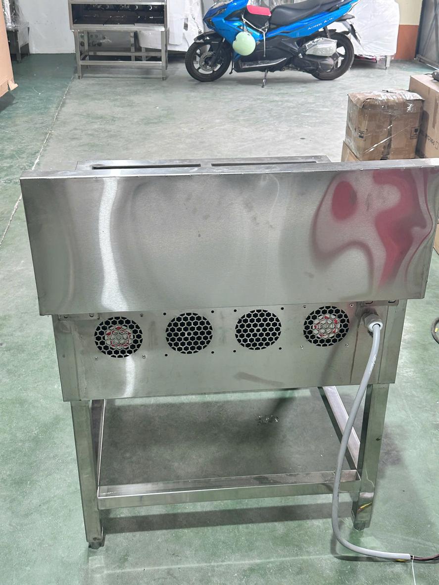 Số họng bếp cần được chọn theo cường độ vận hành thực tế và số công đoạn nấu diễn ra cùng lúc.