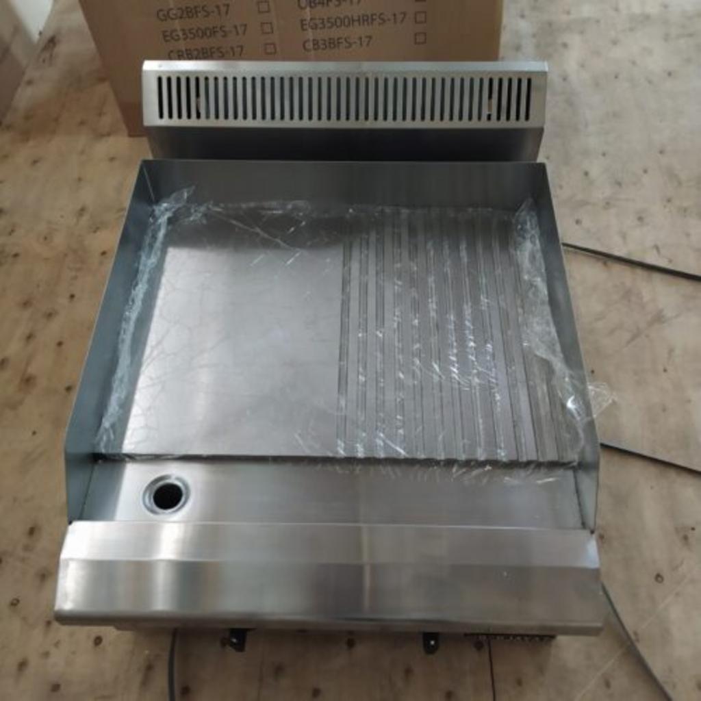 Đánh lửa Piezo và núm chỉnh nhiệt giúp GG2B-17 dễ vận hành.