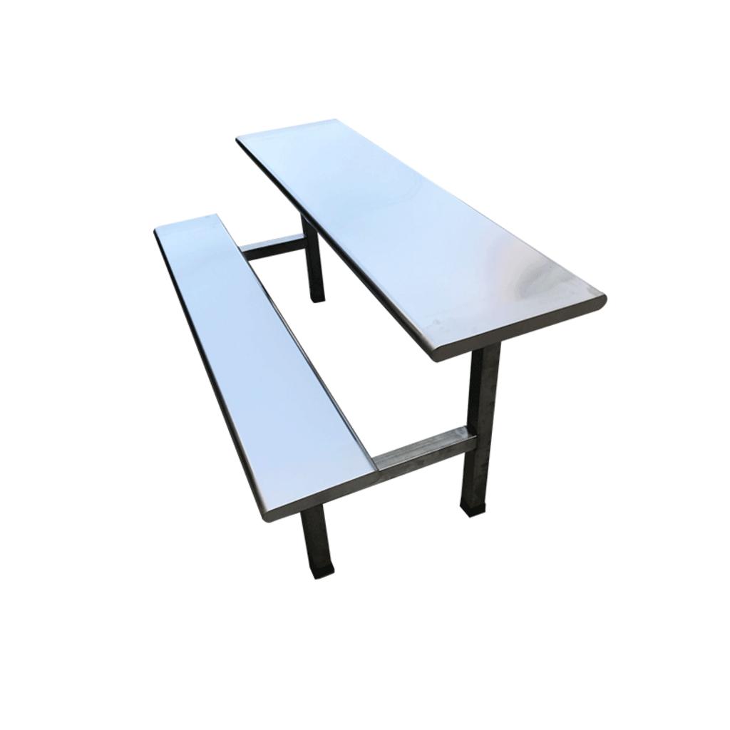 Đợt đan nan 10x20 mm giúp ghế băng công nhân cứng vững và sạch hơn.