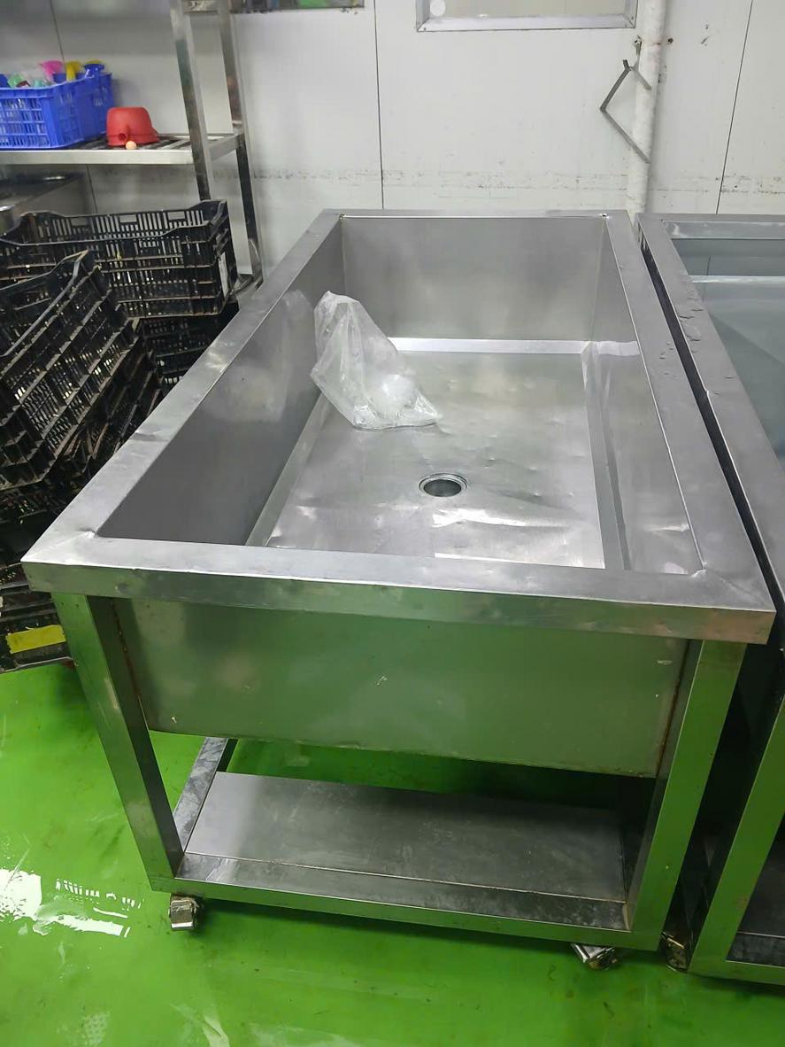 Xưởng Đại Việt gia công chậu rửa inox theo yêu cầu cho bếp công nghiệp và dân dụng