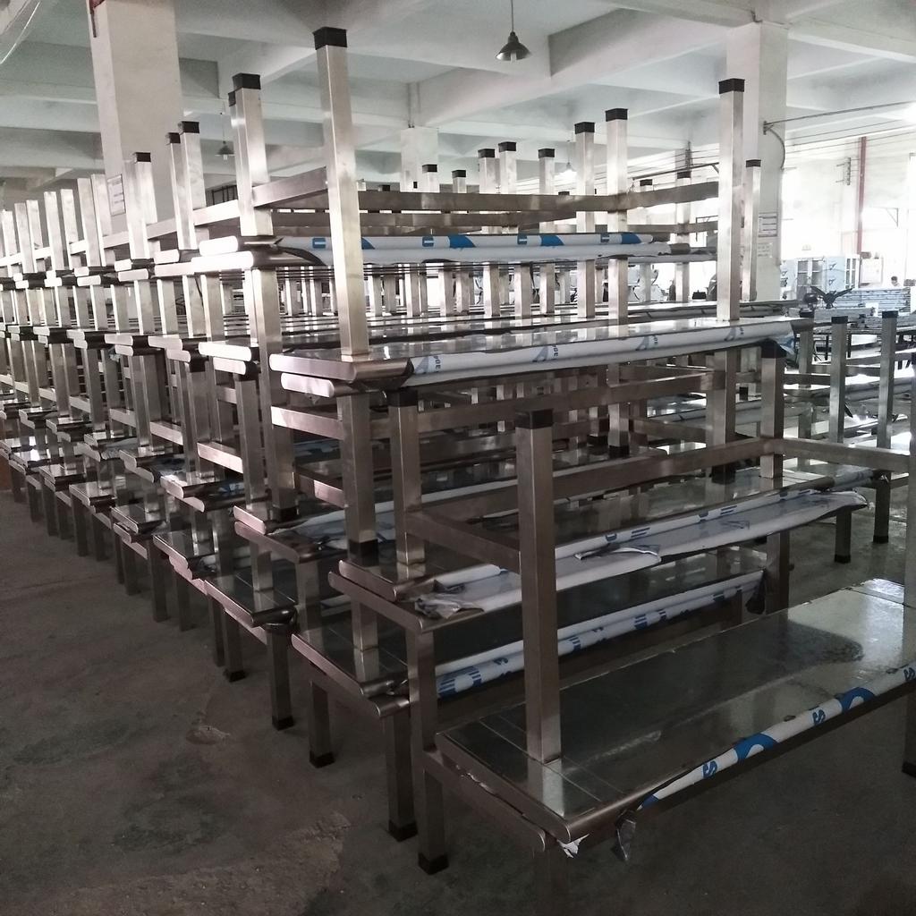 Mối hàn TIG khí Argon giúp ghế băng công nhân bền và ổn định lâu dài.