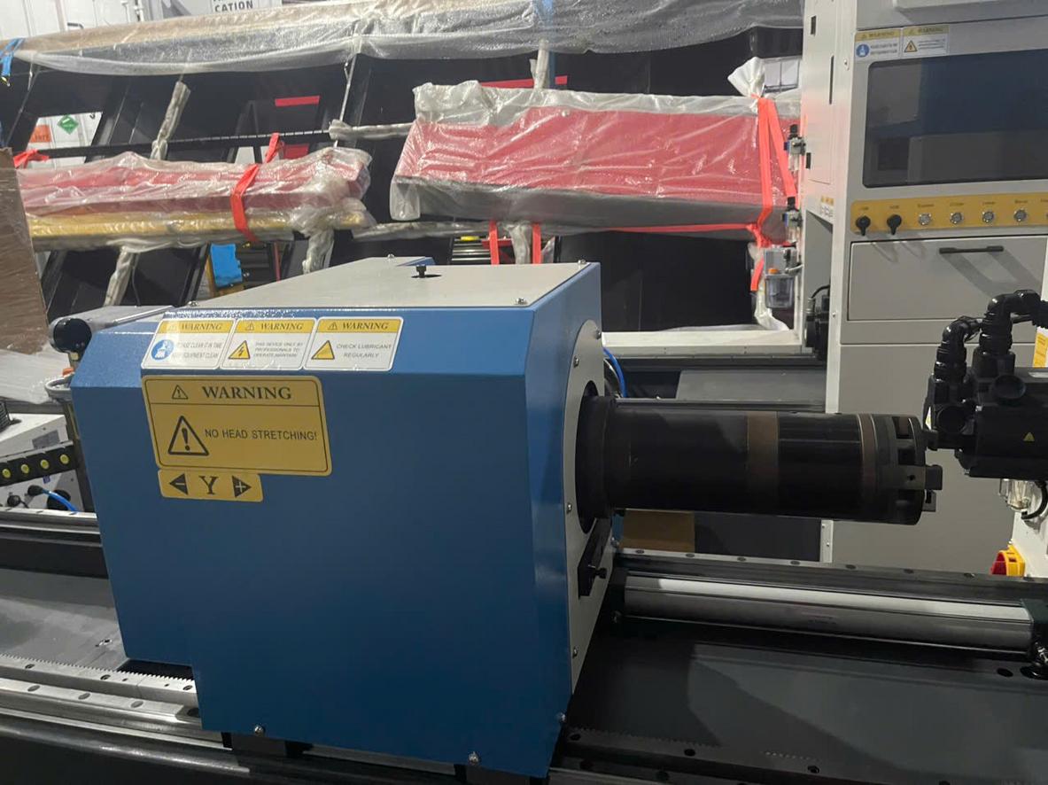 Màu vàng hoặc xanh quanh mối hàn inox là dấu hiệu oxy hóa nhiệt tại vùng HAZ.