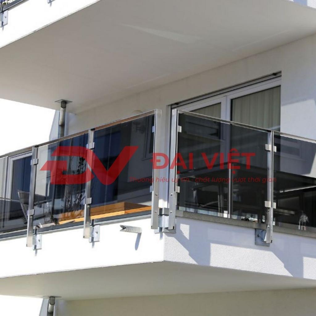 Lan can inox màu đen