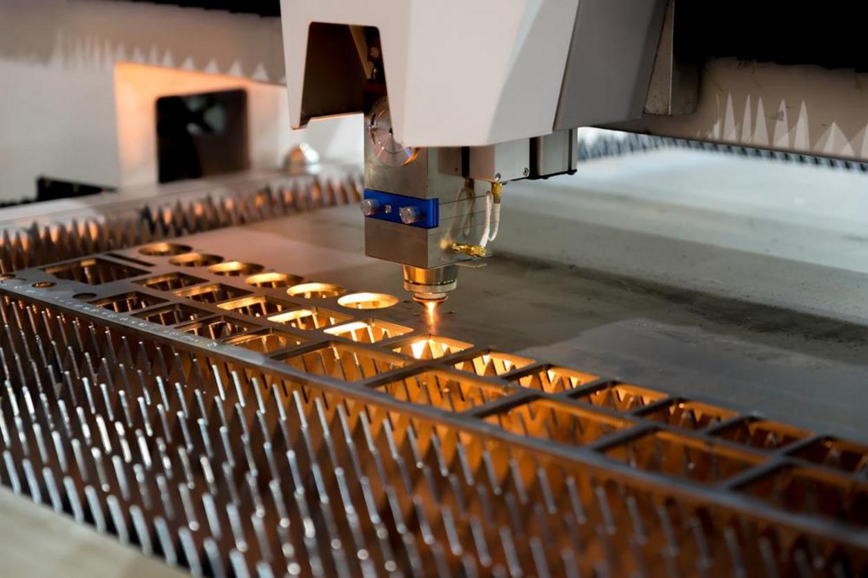 Xưởng cắt laser fiber CNC của Cơ Khí Đại Việt tại Nhơn Trạch Đồng Nai