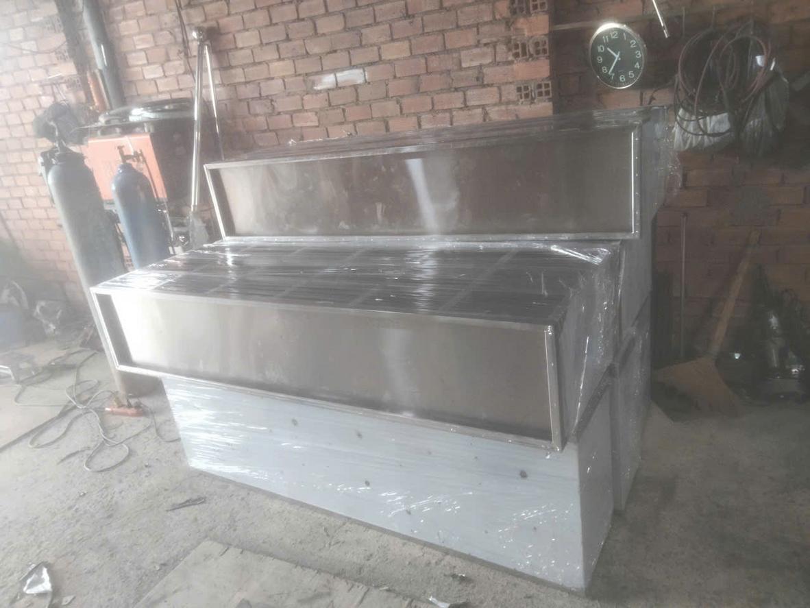 Cận cảnh hoàn thiện tủ locker inox và ghế y tế inox cho kho Tiến Nga (B5) - Dự án kho Tiến Nga (B5) - Cơ Khí Đại Việt
