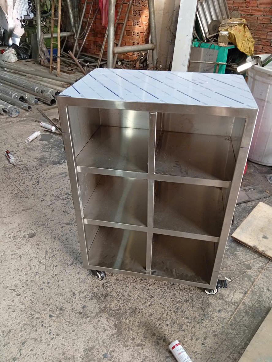 Tủ thuốc y tế inox 304 trong quá trình thi công - Dự án CÔNG TY TNHH THƯƠNG MẠI THIẾT BỊ CÔNG NGHIỆP TÂN THÀNH ĐẠT - Cơ Khí Đại Việt